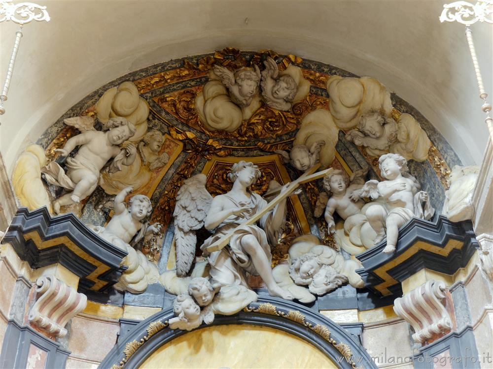 Milano - Decorazioni nella cappella di San Giuseppe nella Chiesa di Santa Maria alla Porta